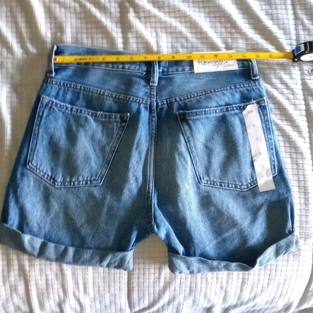 Womens jean shorts**Bin C*